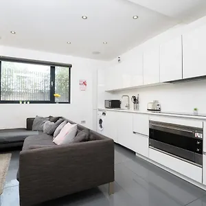 Guest house Pristine In Central, London