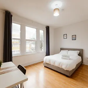 Guest house Great In Plaistow, London