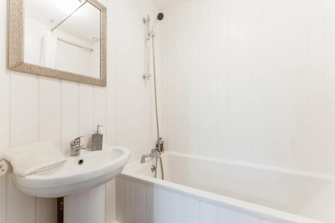 Whitechapel En-Suite Beds To Stay London Guest house